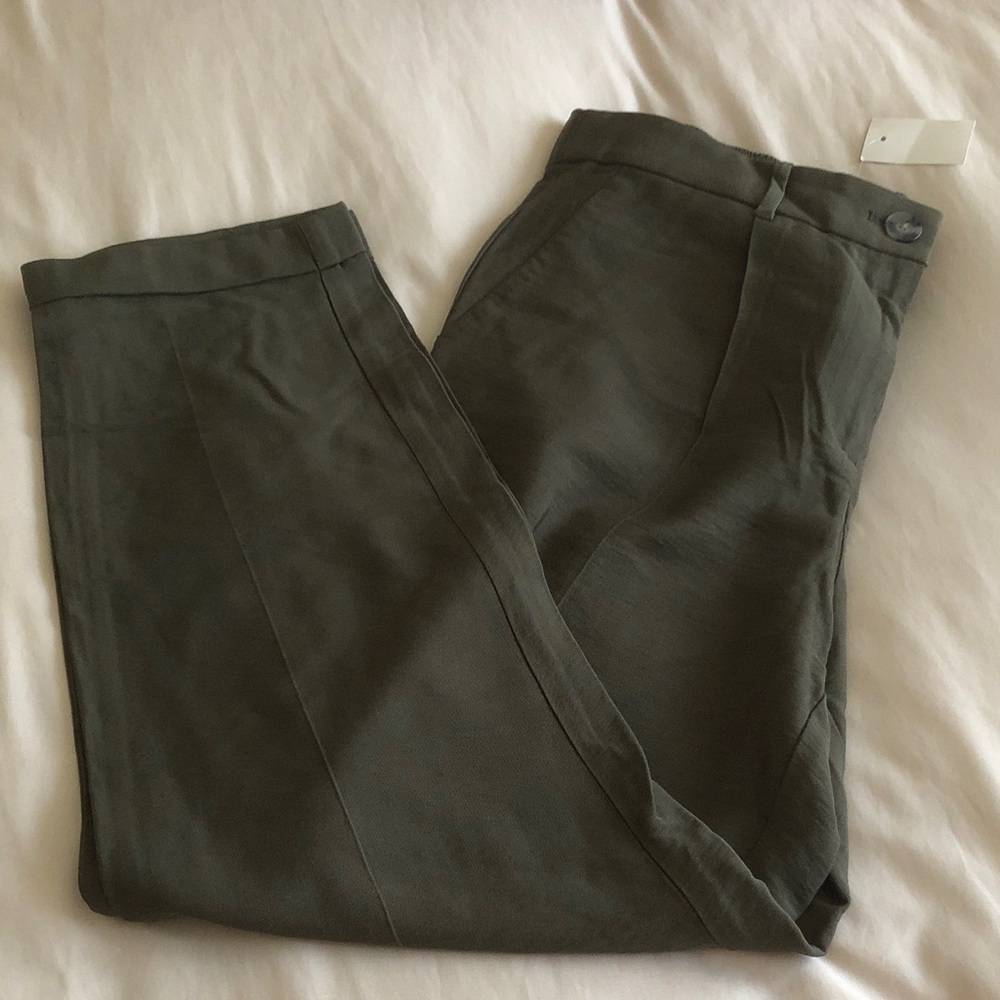 NWT women’s green LOFT trousers M